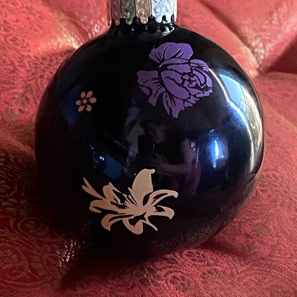 Gucci Floral Lux Glass Christmas Ornament Set of 4 - Picture 7 of 8